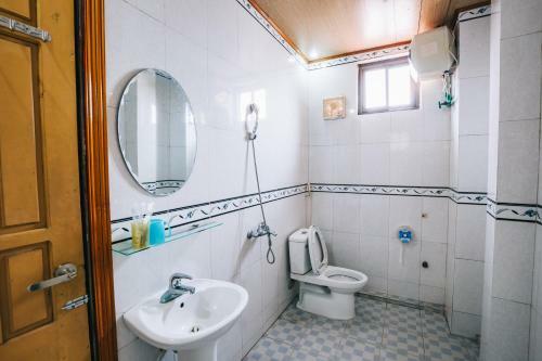 Hotel Kh�ch S?n Th�nh Loan