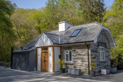Aberdunant Hall Country Hotel