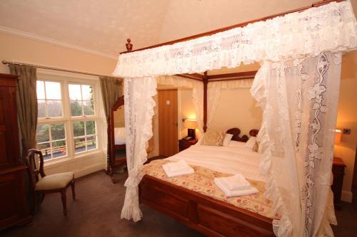 Aberdunant Hall Country Hotel
