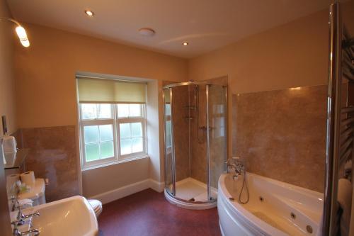Aberdunant Hall Country Hotel