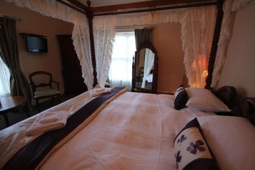 Aberdunant Hall Country Hotel