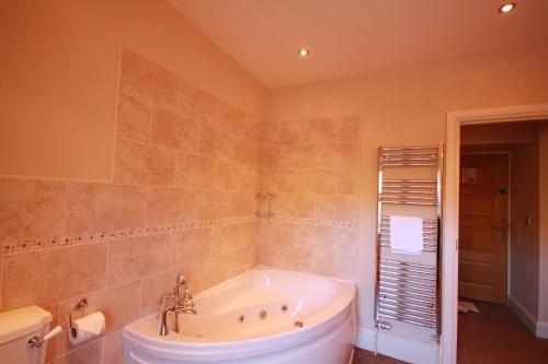 Aberdunant Hall Country Hotel