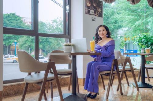 Hotel Kh�ch S?n Ho�ng Y?n