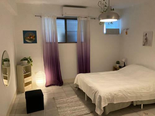 A Room By The Harbour