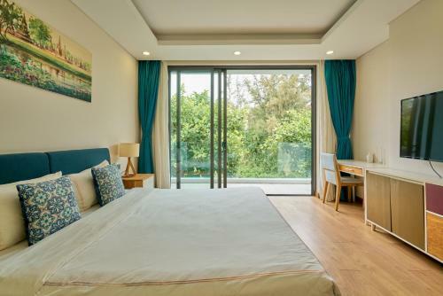 Stunning 3-bedroom Golf View Villa