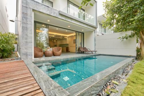 Stunning 3-bedroom Golf View Villa