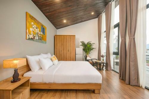 Modern 4-bdr Villa Foosball Downstairs Cafe