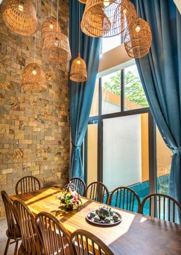 New & Stylish 5bdr Villa With Pool, Karaoke Room, Bbq