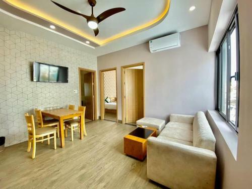 Seven House - Hotel & Apartment