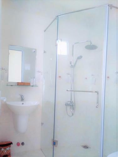 Hotel Kh�ch S?n Ph??ng Nguy�n