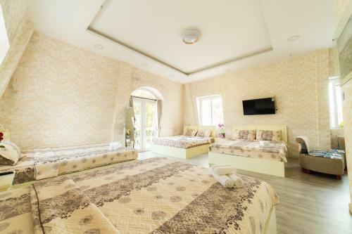 ?� L?t 33 Villa