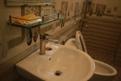 Ves - Pa Luxury Hotel