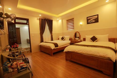 Ves - Pa Luxury Hotel