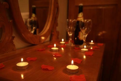 Ves - Pa Luxury Hotel