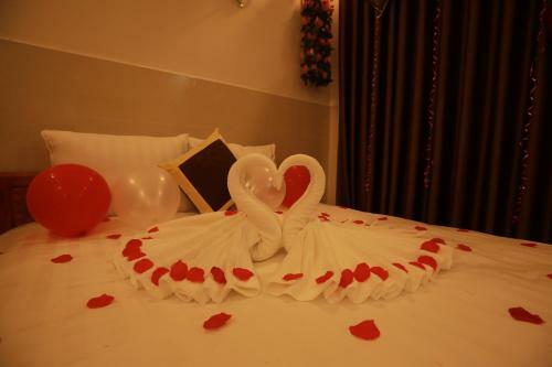 Ves - Pa Luxury Hotel