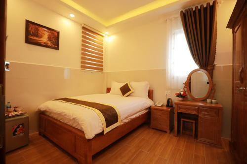 Ves - Pa Luxury Hotel