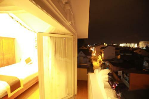 Ves - Pa Luxury Hotel