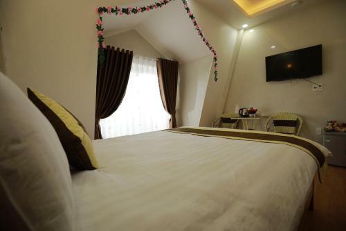 Ves - Pa Luxury Hotel