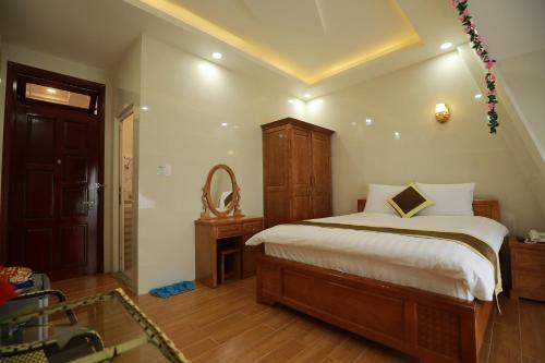 Ves - Pa Luxury Hotel