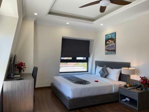 Kh�ch S?n Lilac Hotel ?� L?t