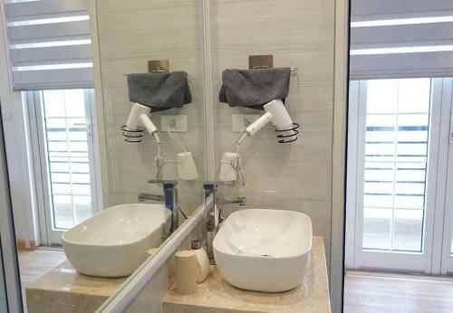 Lyn House - Service Apartment Hoang Quoc Viet