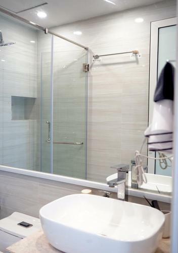 Lyn House - Service Apartment Hoang Quoc Viet