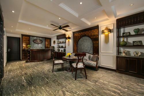 Romantique Hotel De Hanoi