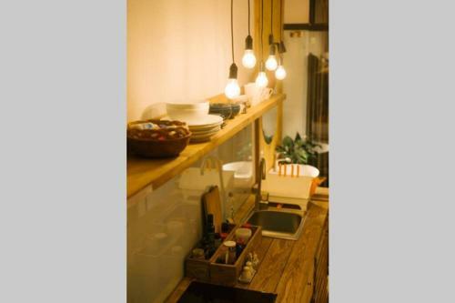 Apartamento Lotushomestayhanoi - Wood & White