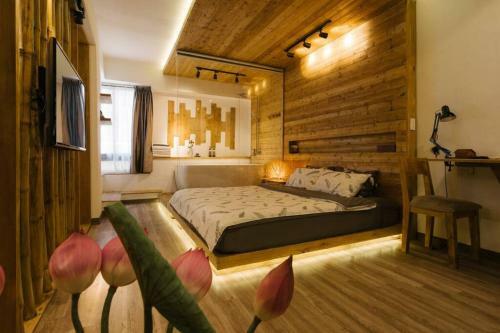 Apartamento Lotushomestayhanoi - Wood & White