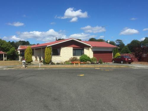 Ron And Tony's Bed & Breakfast