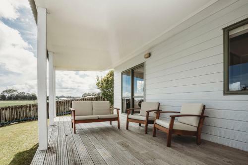 Anchors Away - Urenui