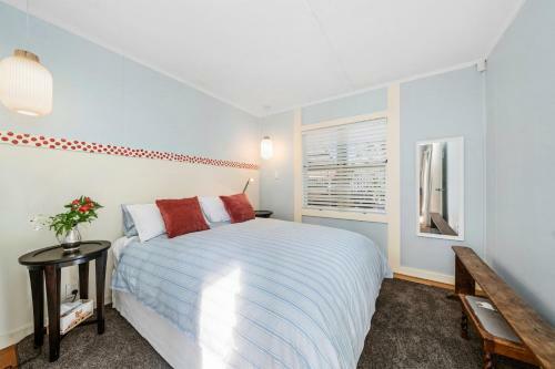 The Long House - Waikanae Holiday Home