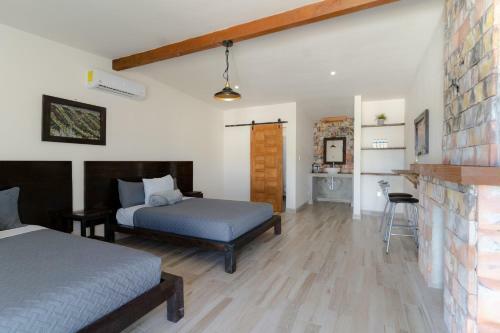 Collins Village Hotel Boutique