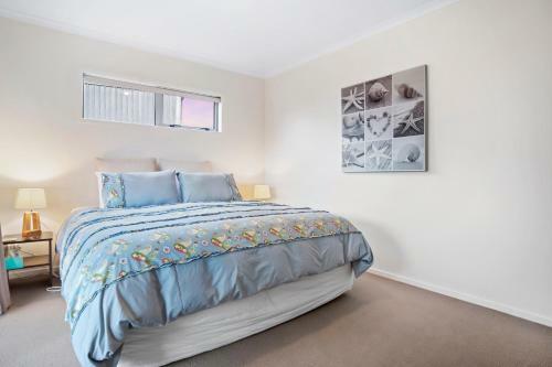 The Bach - Waihi Beach Holiday Home