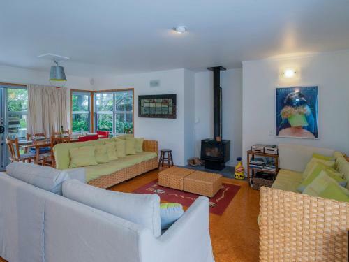 Perfect Beach Lover Holiday - Whangapoua Holiday Home