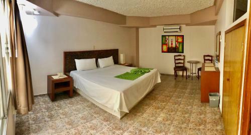 Hotel Del Camino Real
