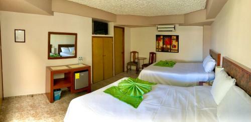 Hotel Del Camino Real