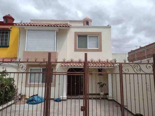 Apartamento Linda Casa Para 12 En Quer�taro