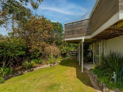 Bach On Pipi - Whangamata Holiday Home