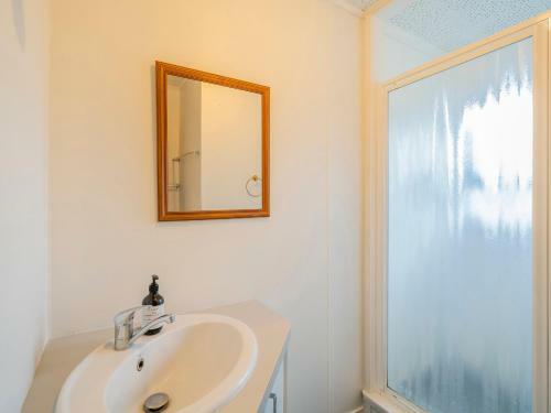 Bach On Pipi - Whangamata Holiday Home