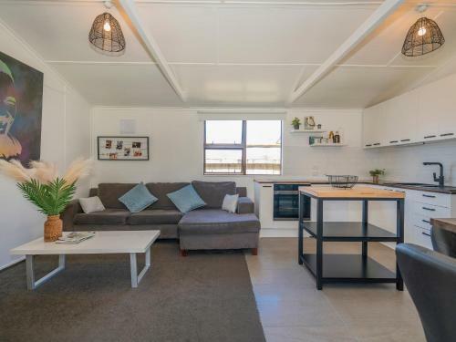 Walk To The Water - Whangamata Holiday Home