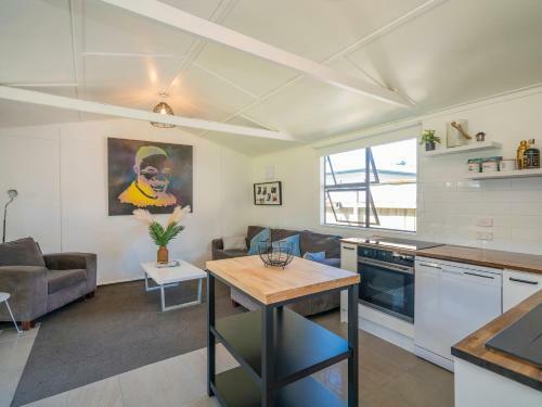 Walk To The Water - Whangamata Holiday Home
