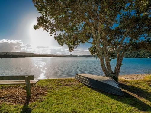 Harbour View - Whangamata Holiday Home