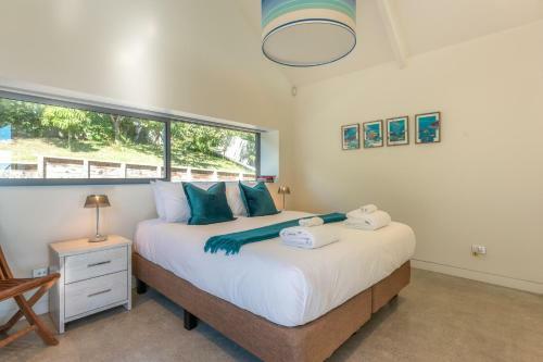 Oneroa Beachfront Apartment