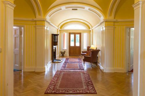 Hostal Woodland House Hotel