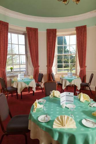 Hostal Woodland House Hotel