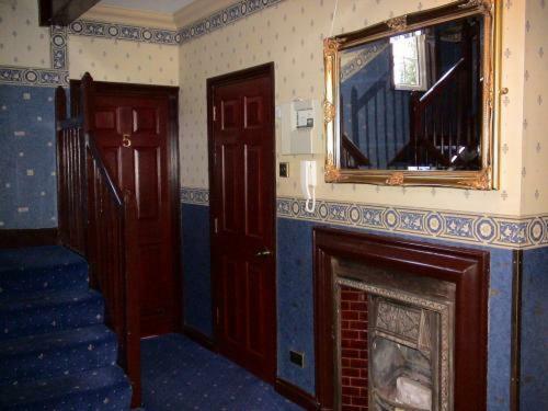 Hostal The Bridge House
