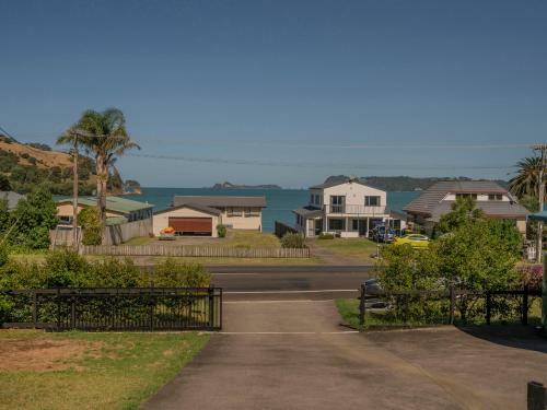 Paradise By The Beach - Simpson's Beach Holiday Home