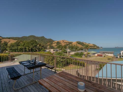 Paradise By The Beach - Simpson's Beach Holiday Home