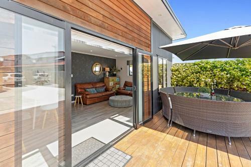 The Beach Base - Mount Maunganui Holiday Home